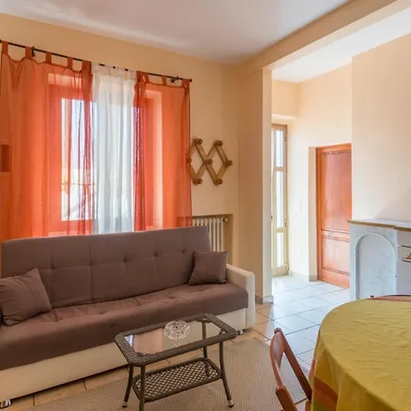 2 Bedrooms With Furnished Terrace And Wifi At Appartement Borgo a Buggiano