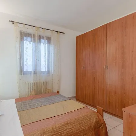 2 Bedrooms With Furnished Terrace And Wifi At Appartement