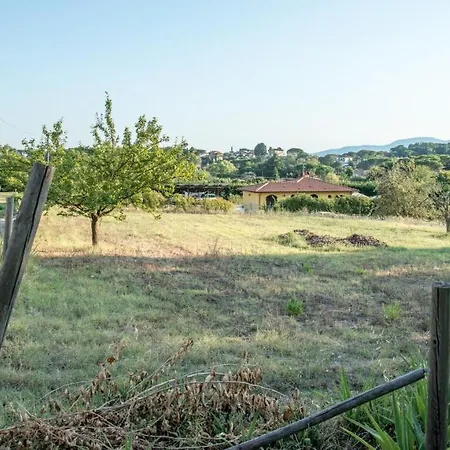 2 Bedrooms With Furnished Terrace And Wifi At Appartement Borgo a Buggiano